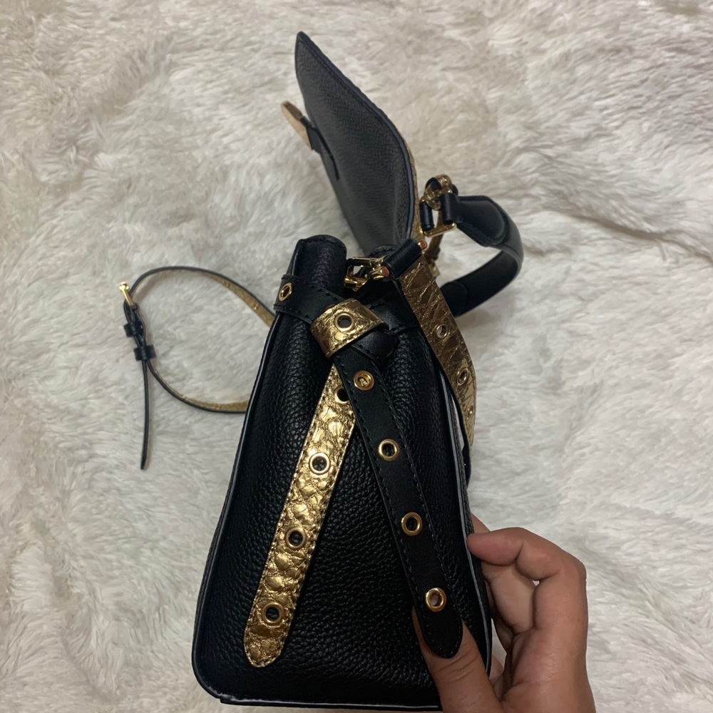 Michael kors metallic gold and black crossbody - Picture 8 of 9
